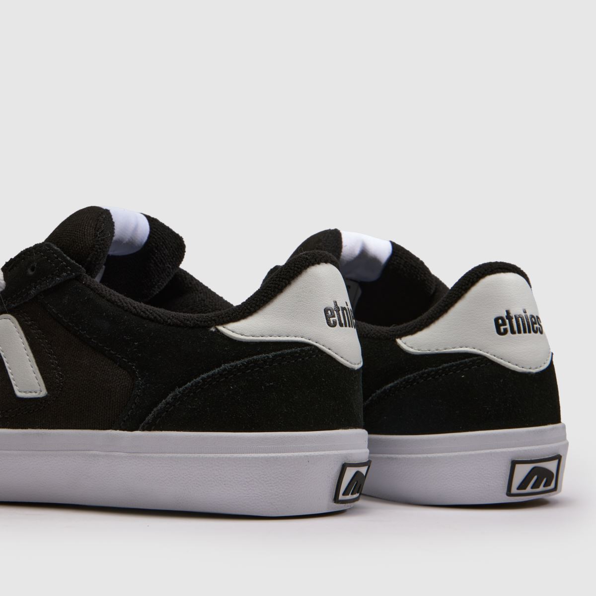 Etnies Locut Vulc in Black & White Etnies Locut Vulc 7