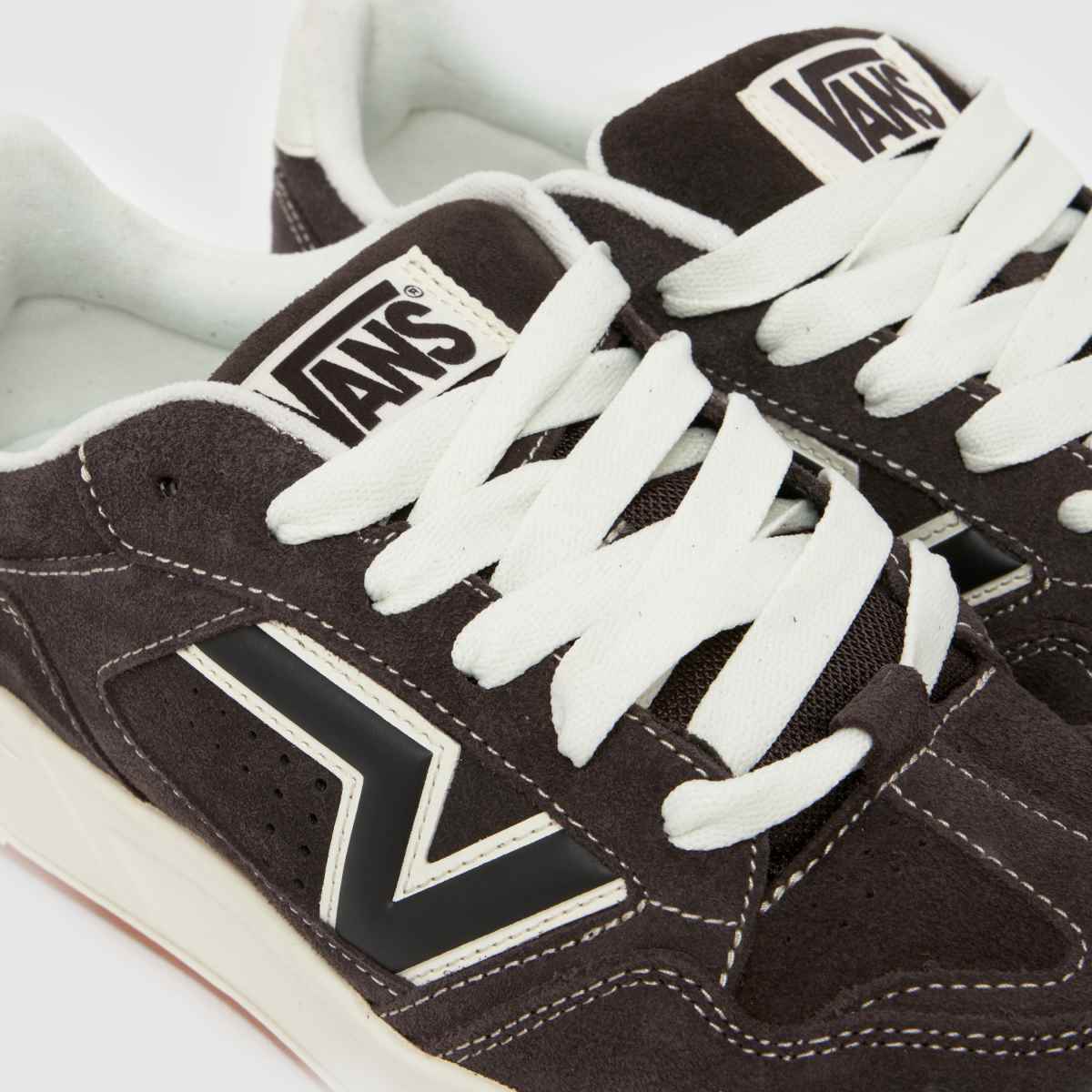 Vans Upland in Dark Brown Vans Upland 4