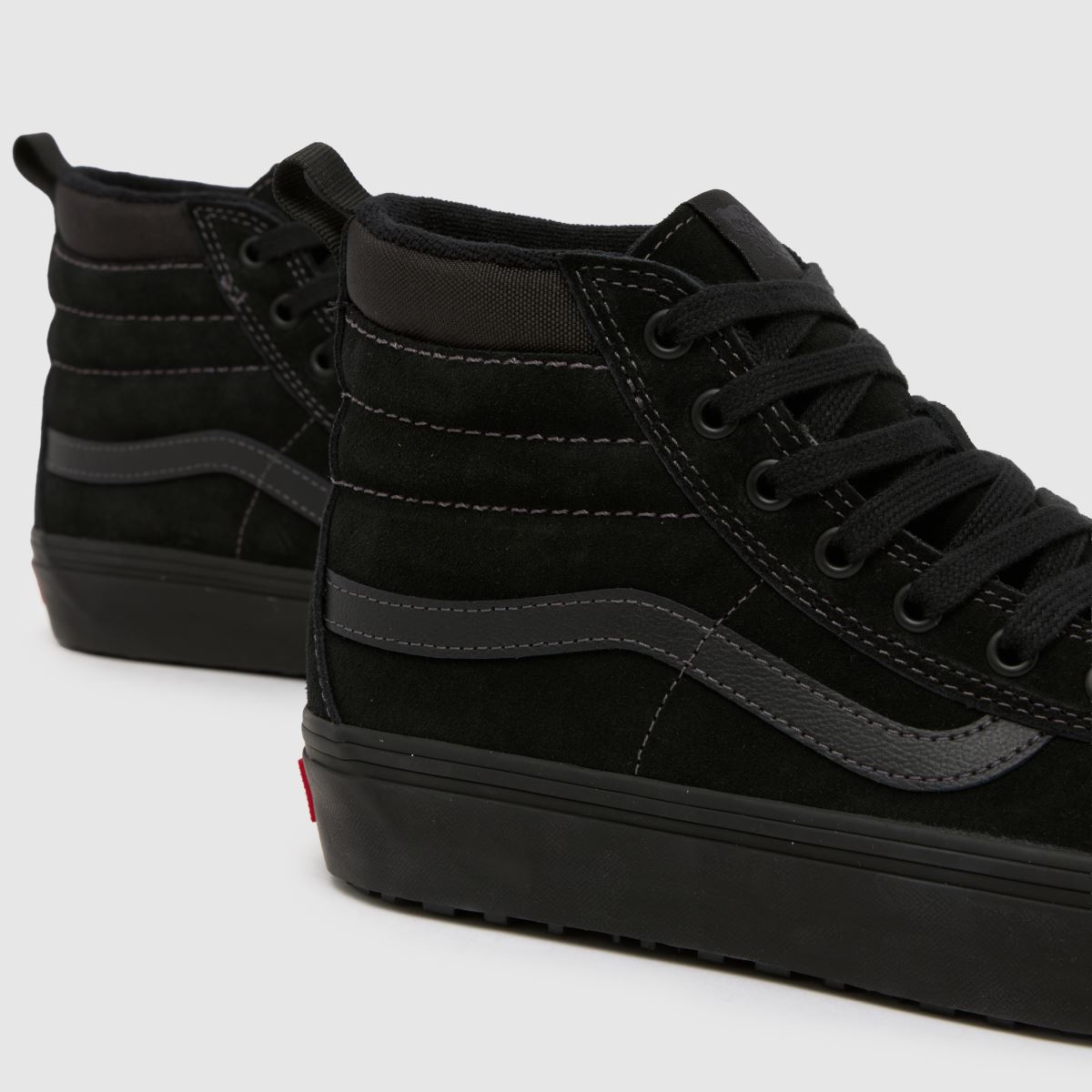 Vans MTE Sk8-Hi in Black Vans MTE Sk8-Hi 4