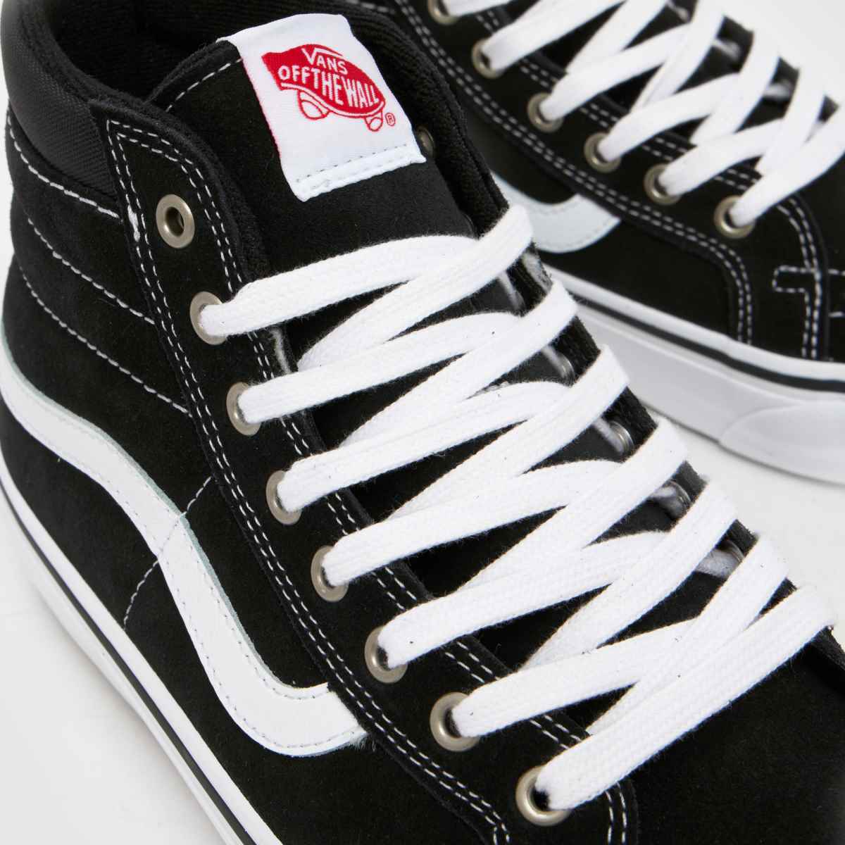 Vans MTE Sk8 Hi in Black & White Vans MTE Sk8 Hi 4