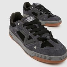 Vans Upland in Dark Grey Vans Upland,3 of 4