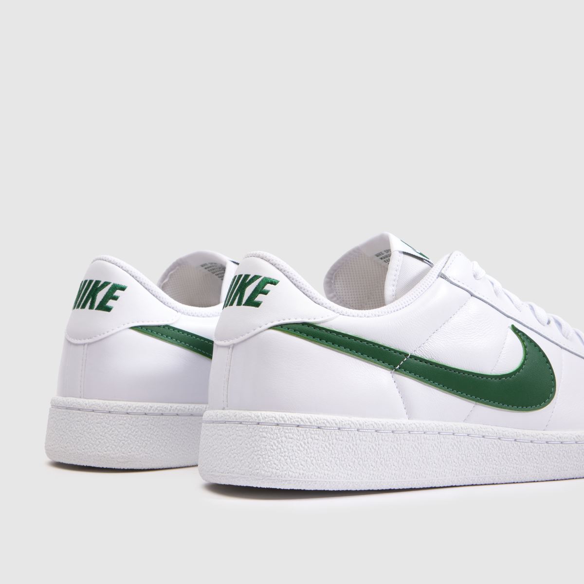 Nike Tennis Classic in White & Green Nike Tennis Classic 7