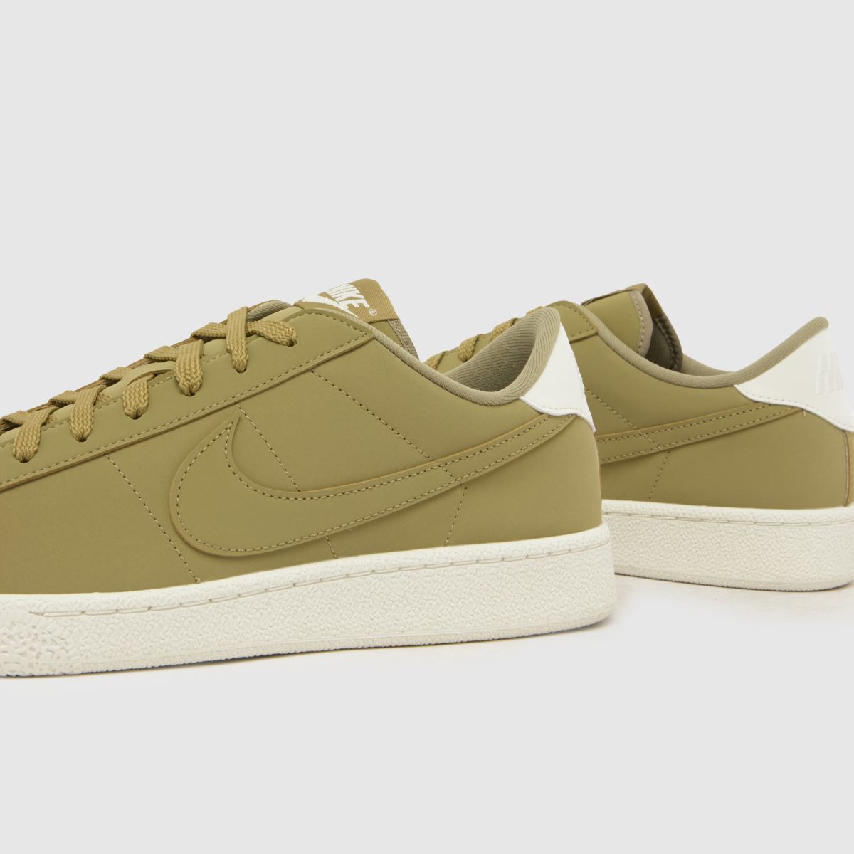 Nike Tennis Classic in Khaki Nike Tennis Classic 7