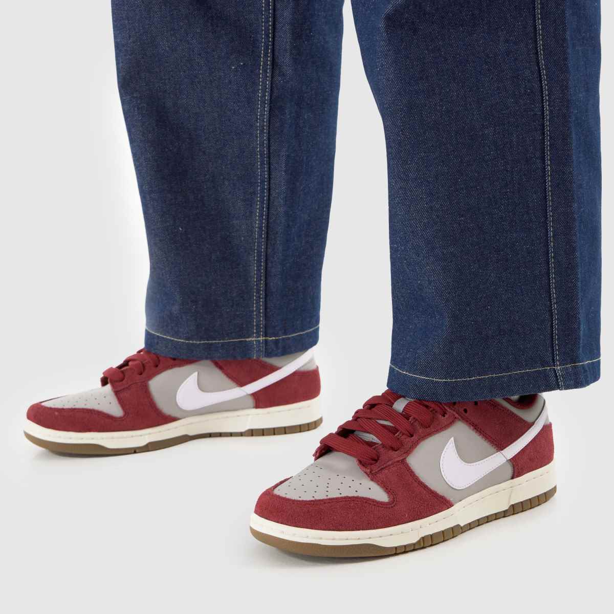Nike Dunk Low in Burgundy Nike Dunk Low 8