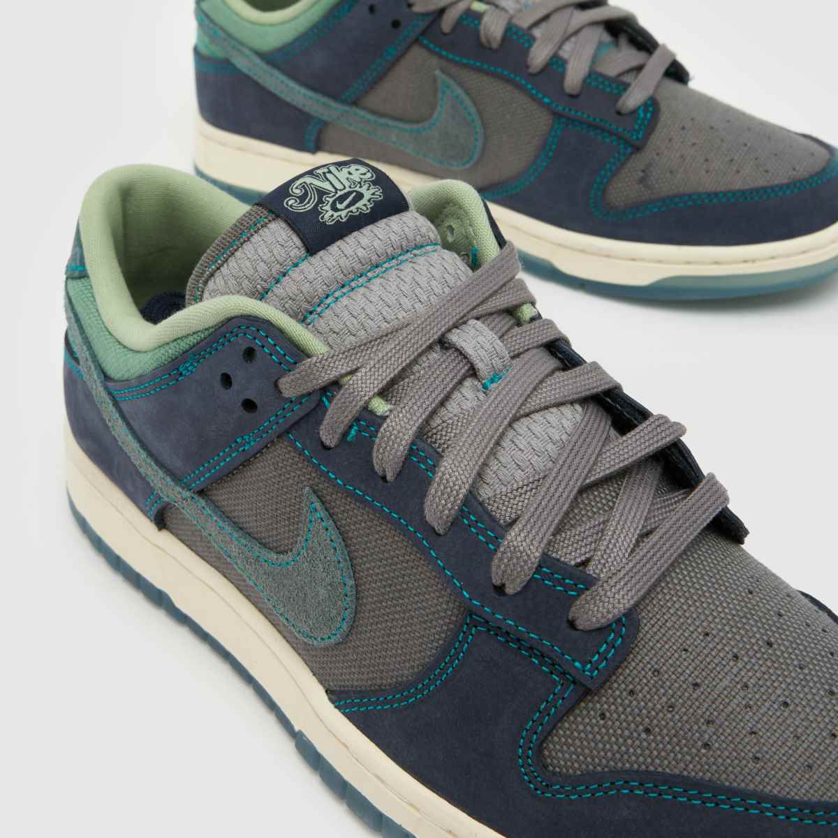 Nike Dunk Low in Navy Multi Nike Dunk Low 4