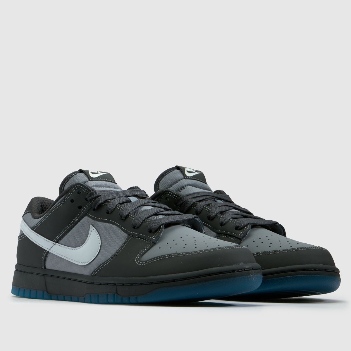 Nike Dunk Low in Dark Grey Nike Dunk Low 1