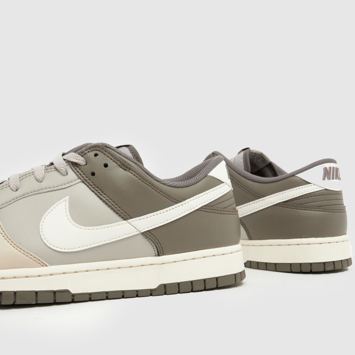 Nike Dunk Low in Dark Grey Nike Dunk Low 7