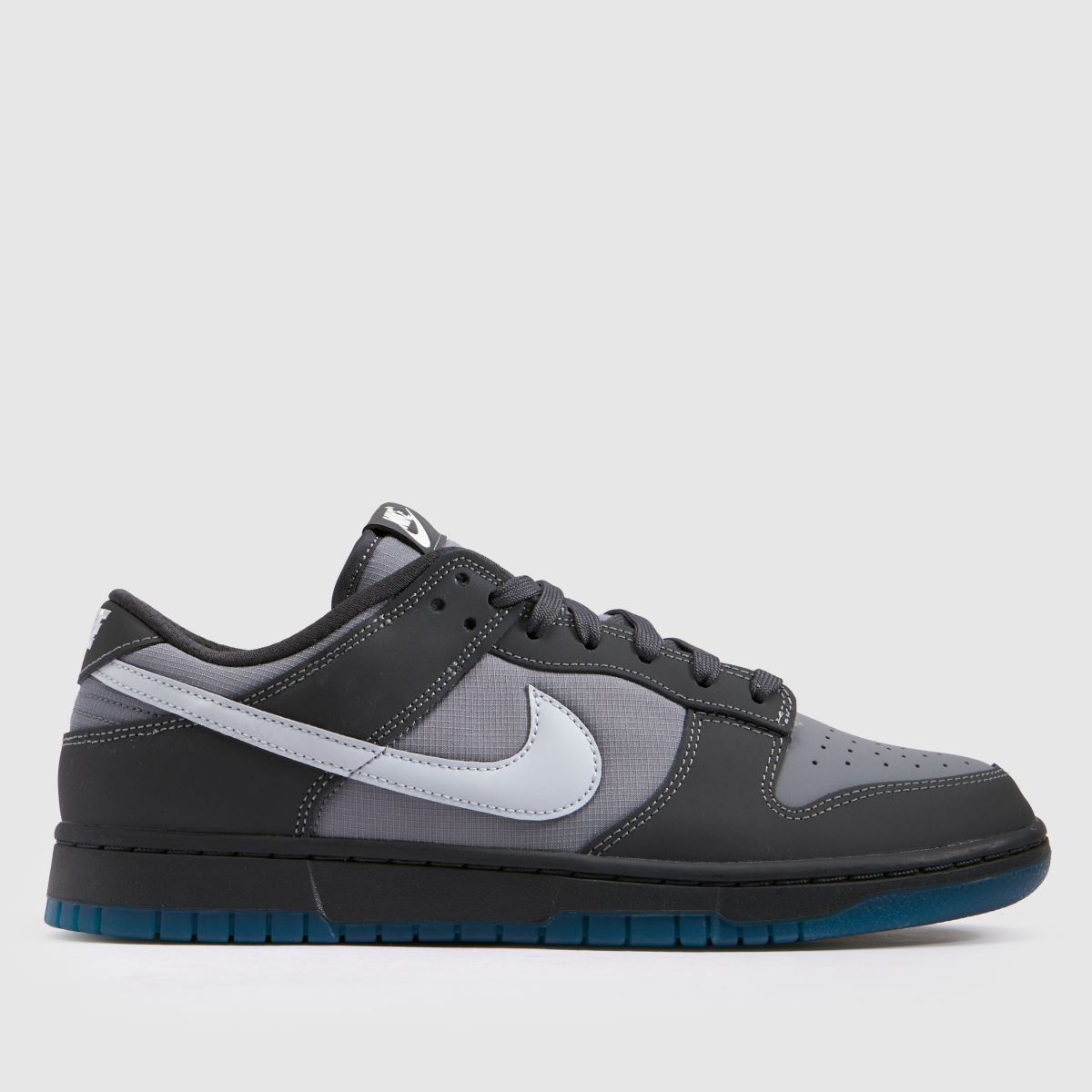 Nike Dunk Low in Grey & Black Nike Dunk Low
