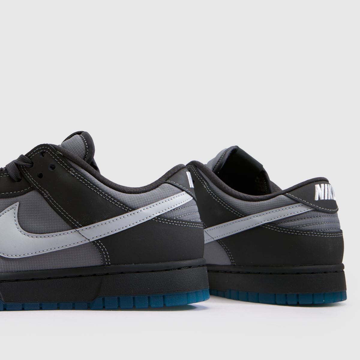 Nike Dunk Low in Grey & Black Nike Dunk Low 7