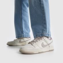 Nike Dunk Low,2 of 4