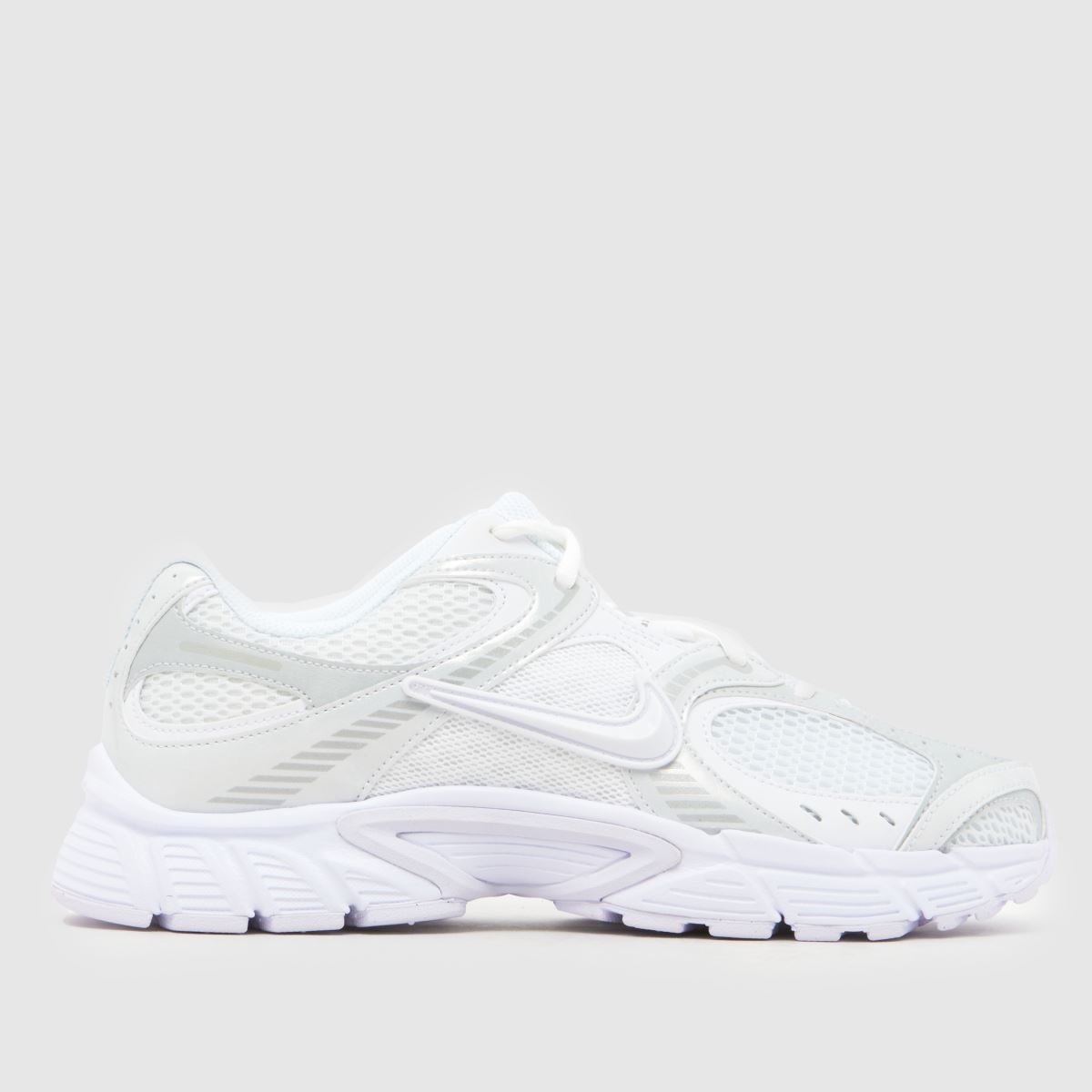 Nike V5 Runner Trainers in White