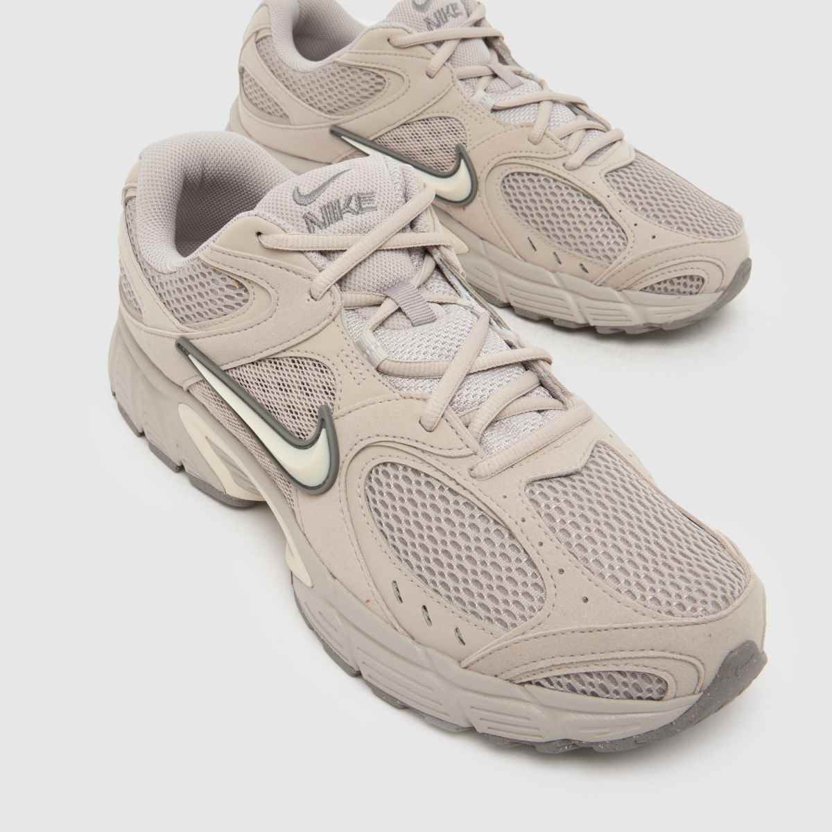 Nike V5 RNR in Natural Nike V5 RNR 4