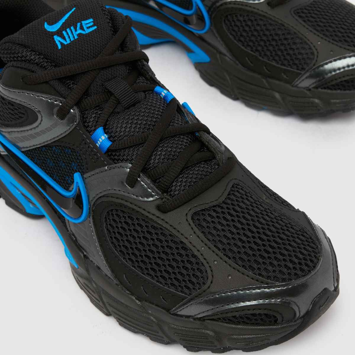 Nike V5 RNR in Black and blue Nike V5 RNR 4