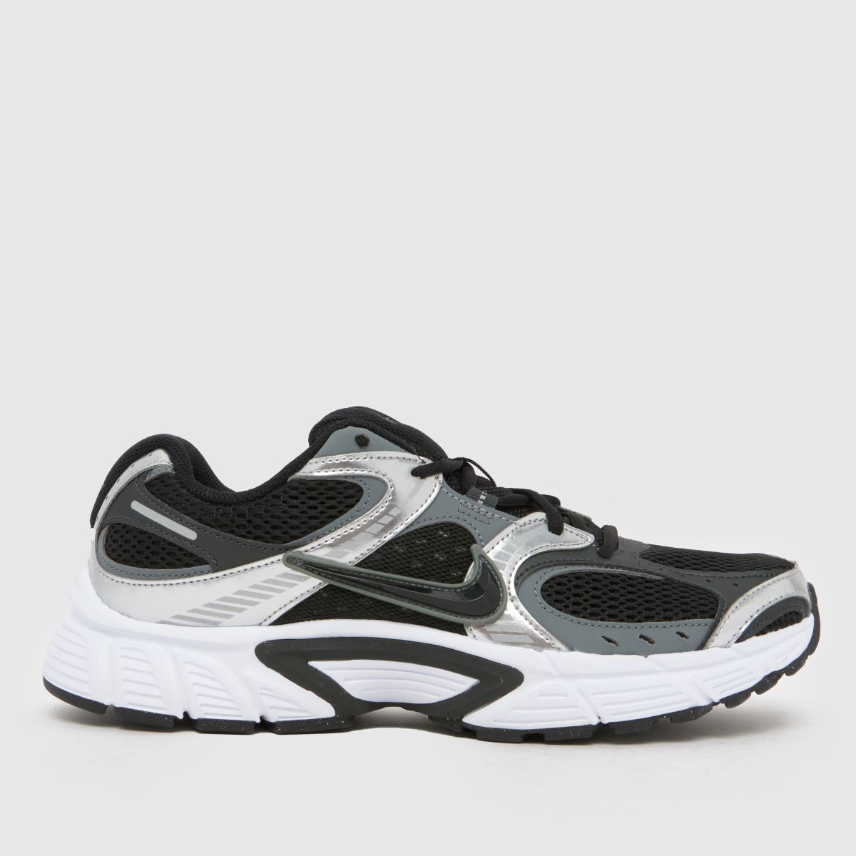 Nike V5 RNR Trainers in Black & Grey