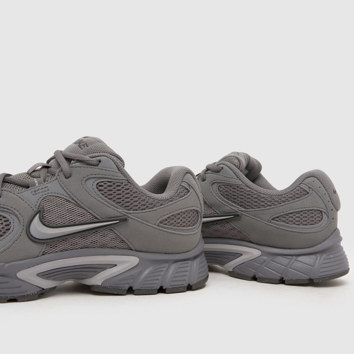 Nike V5 RNR in Dark Grey Nike V5 RNR 7