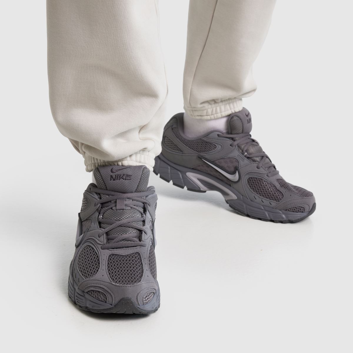 Nike V5 RNR in Dark Grey Nike V5 RNR 8