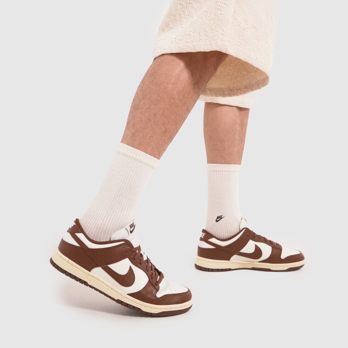 Nike Dunk Low Trainers in White Brown, Size: (EU 42½
