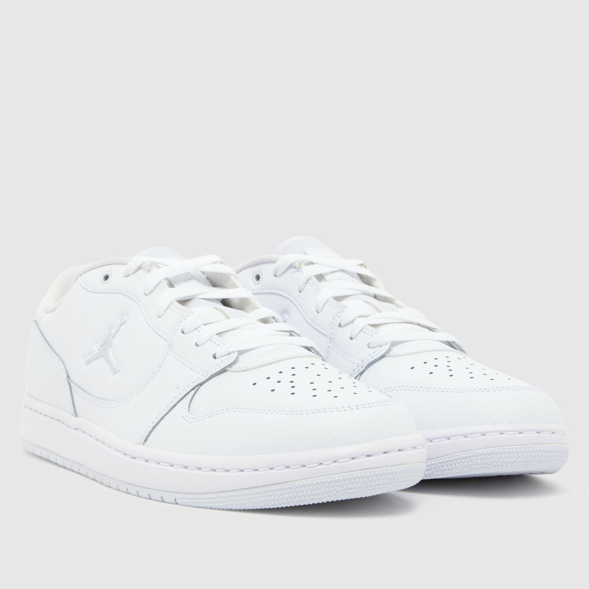 Nike Jordan Court Connect Low in White Nike Jordan Court Connect Low 1