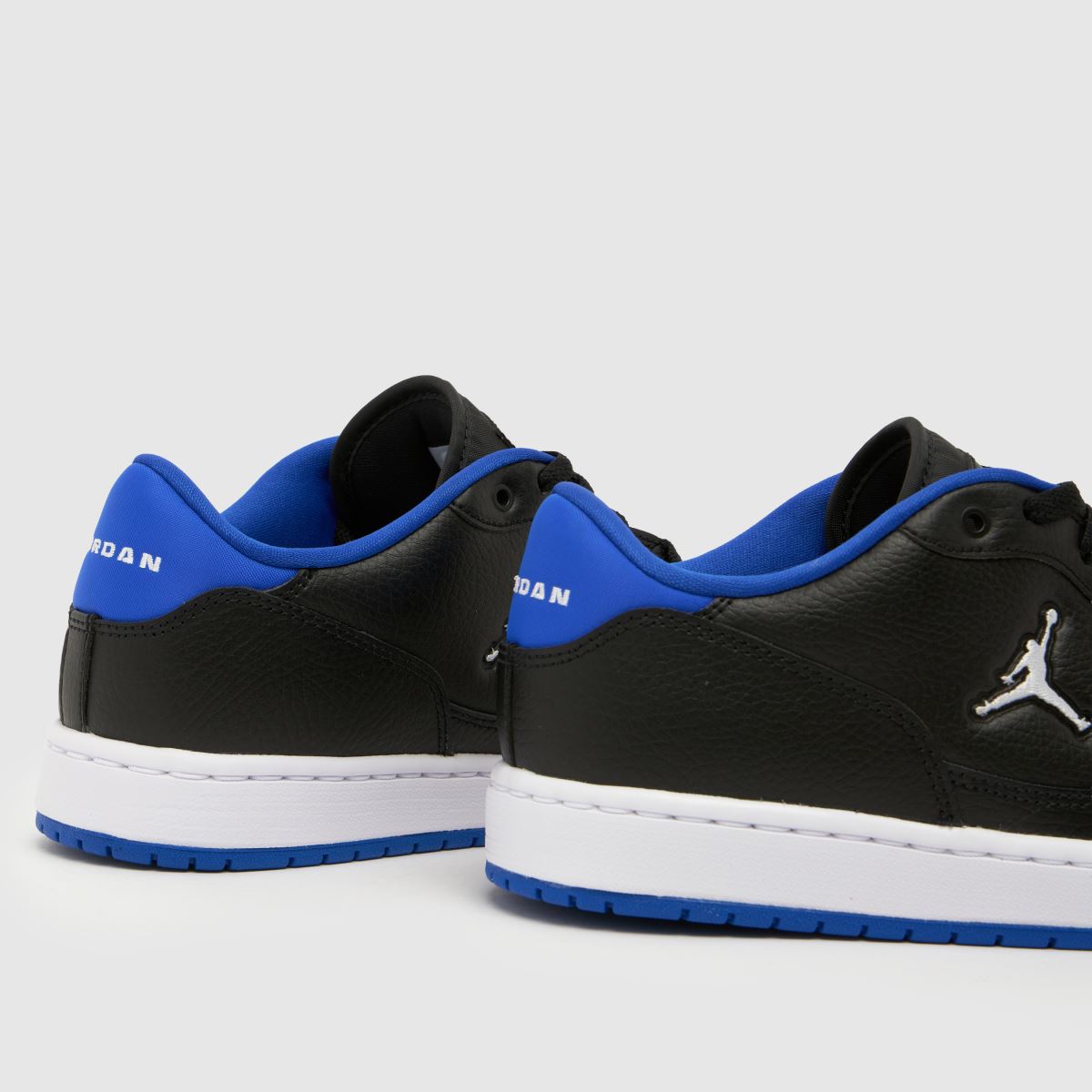 Nike Jordan Court Connect Low in Black and blue Nike Jordan Court Connect Low 7