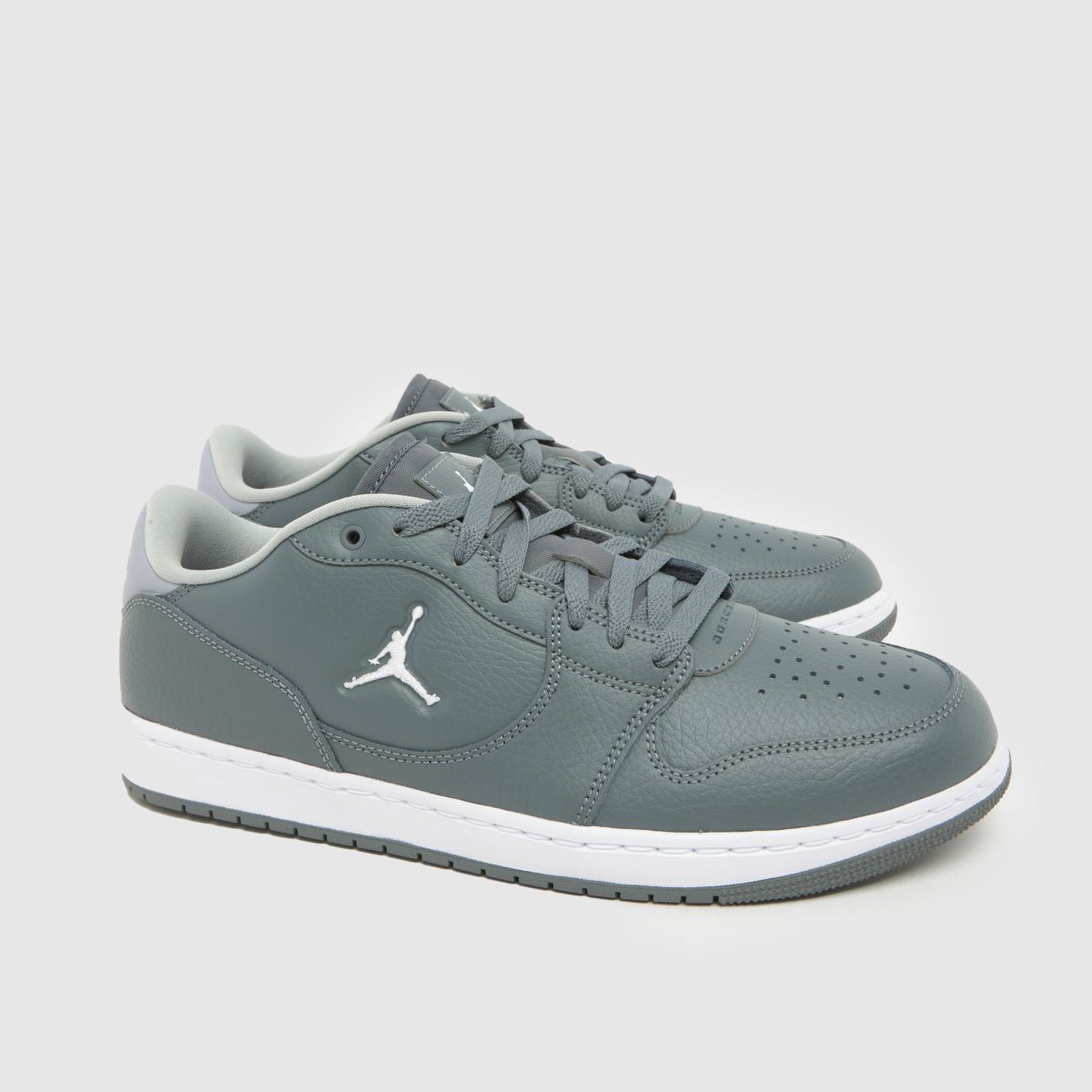 Nike Jordan Court Connect Low in Grey Nike Jordan Court Connect Low 4