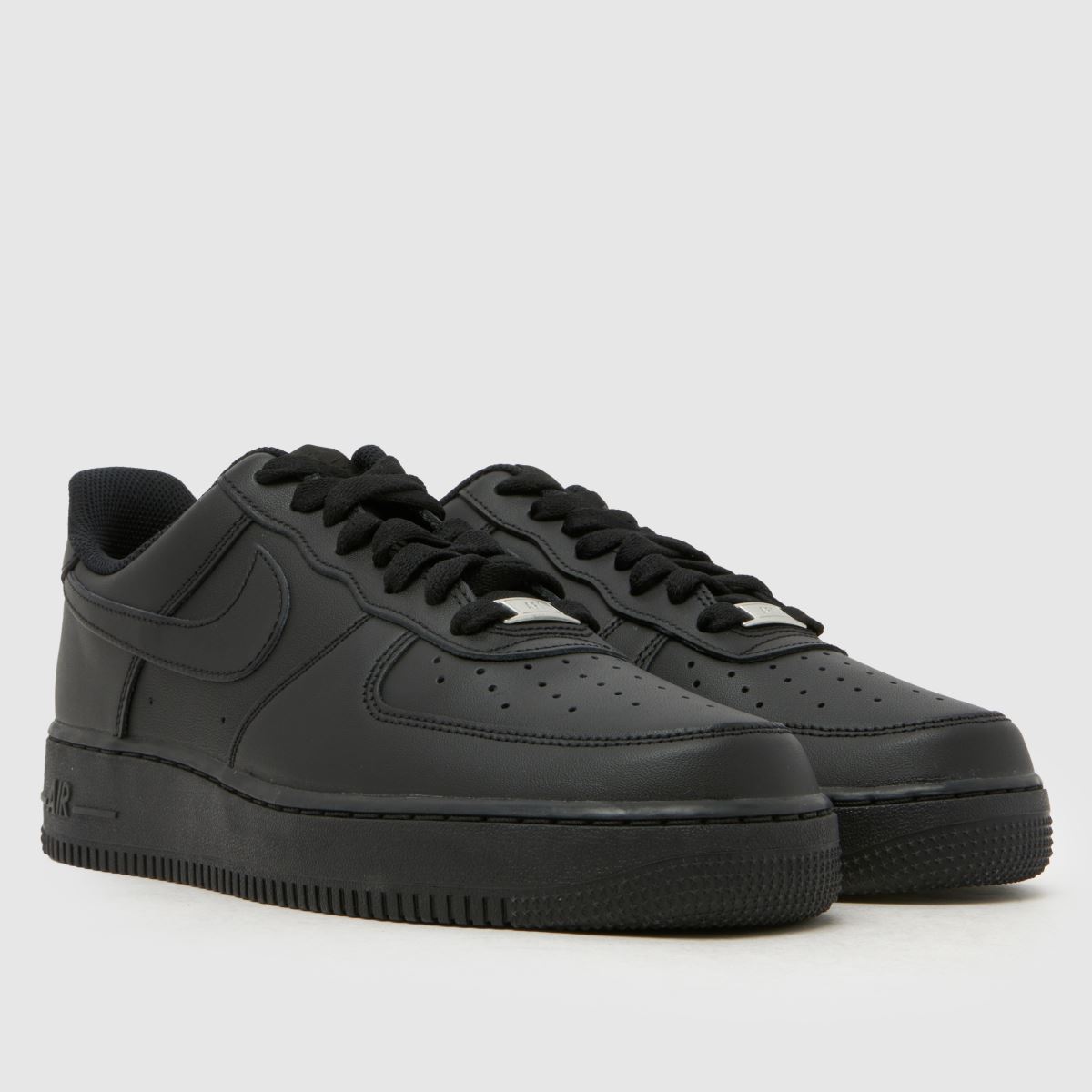 Nike Air Force 1 in Black Nike Air Force 1 1