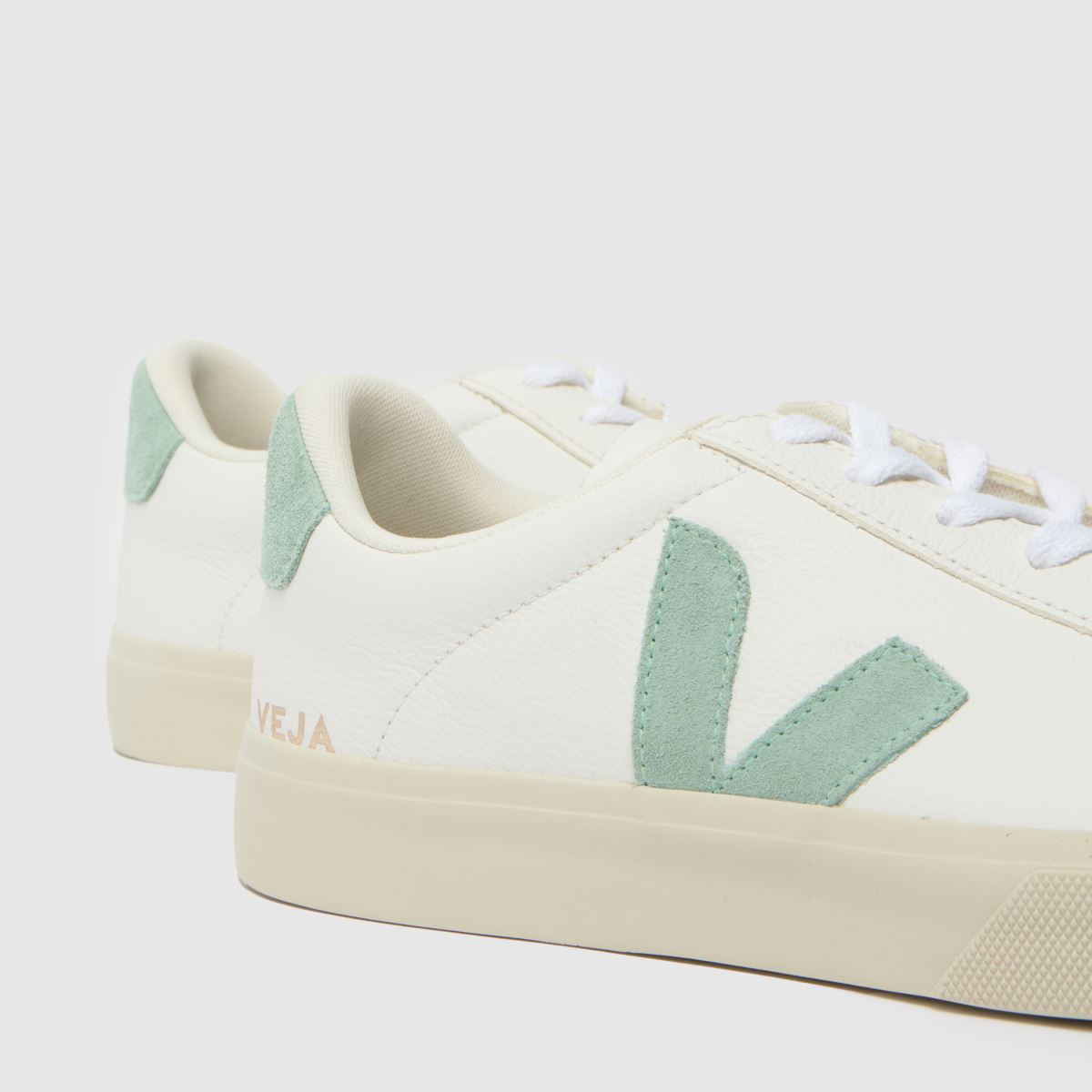 VEJA Campo in White & Green VEJA Campo 4
