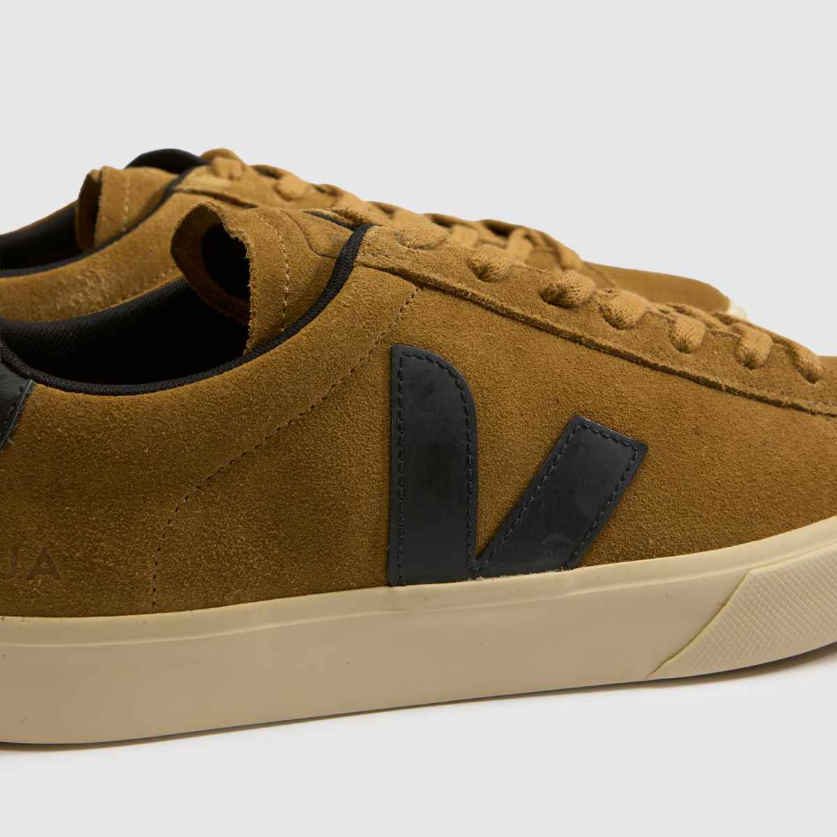 VEJA Campo in Brown & Black VEJA Campo 4