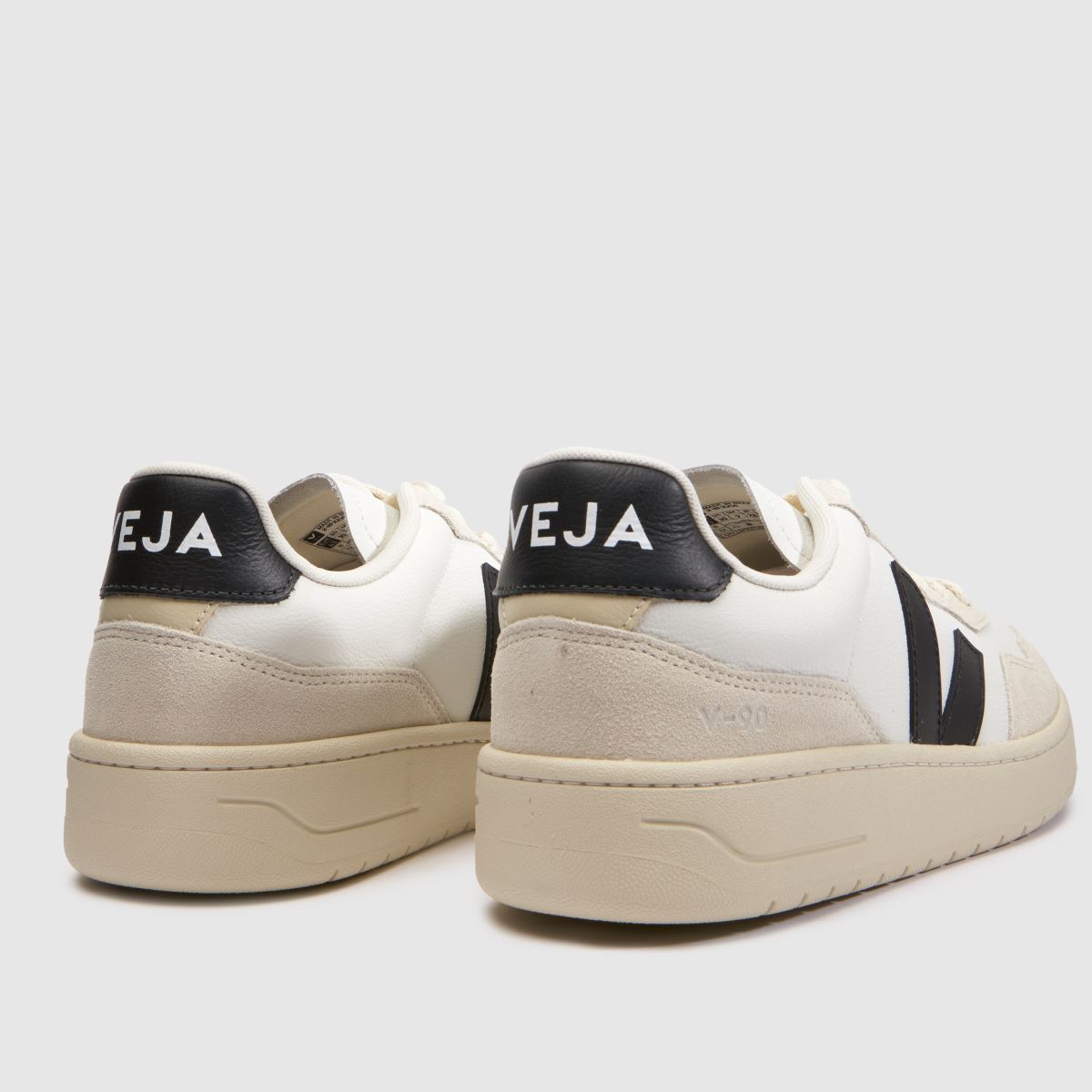VEJA V-90 in White & Black VEJA V-90 7