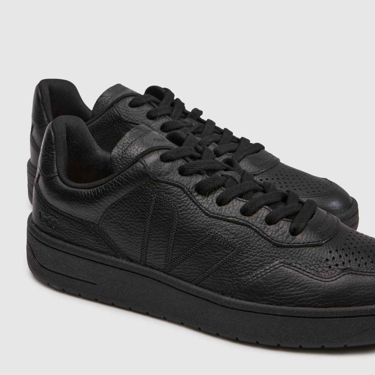 VEJA V-90 in Black VEJA V-90 4