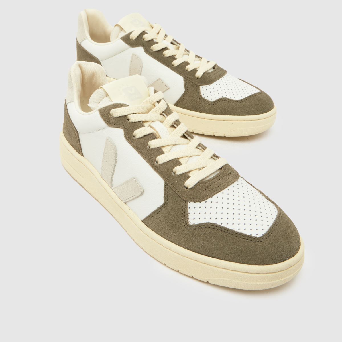 VEJA V-82 in Khaki VEJA V-82 4