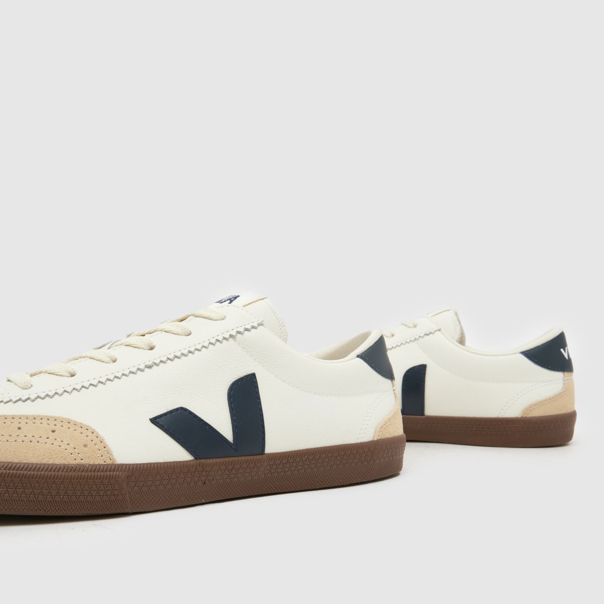 VEJA Volley in White & Navy VEJA Volley 7
