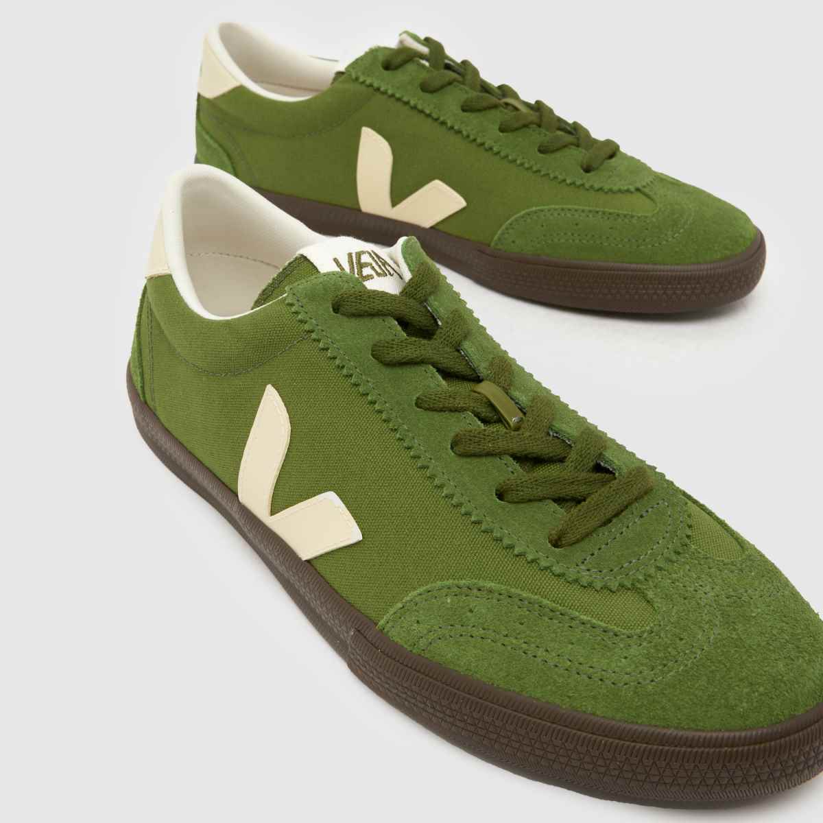 VEJA Volley in Khaki VEJA Volley 4