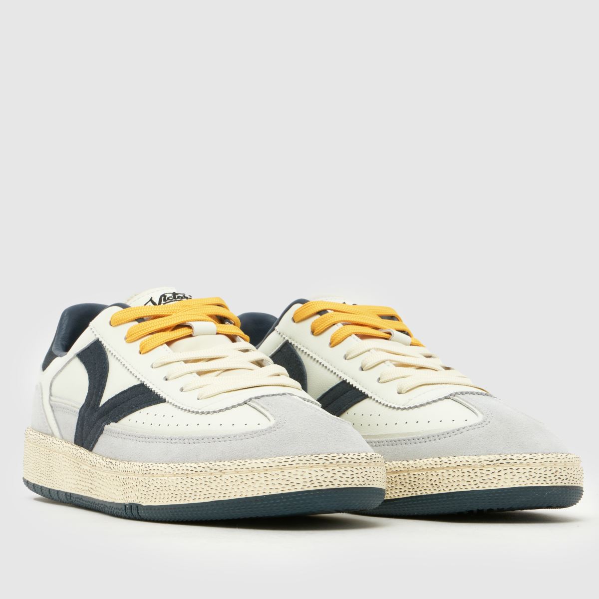 victoria Smash Urban in White & Navy victoria Smash Urban 1
