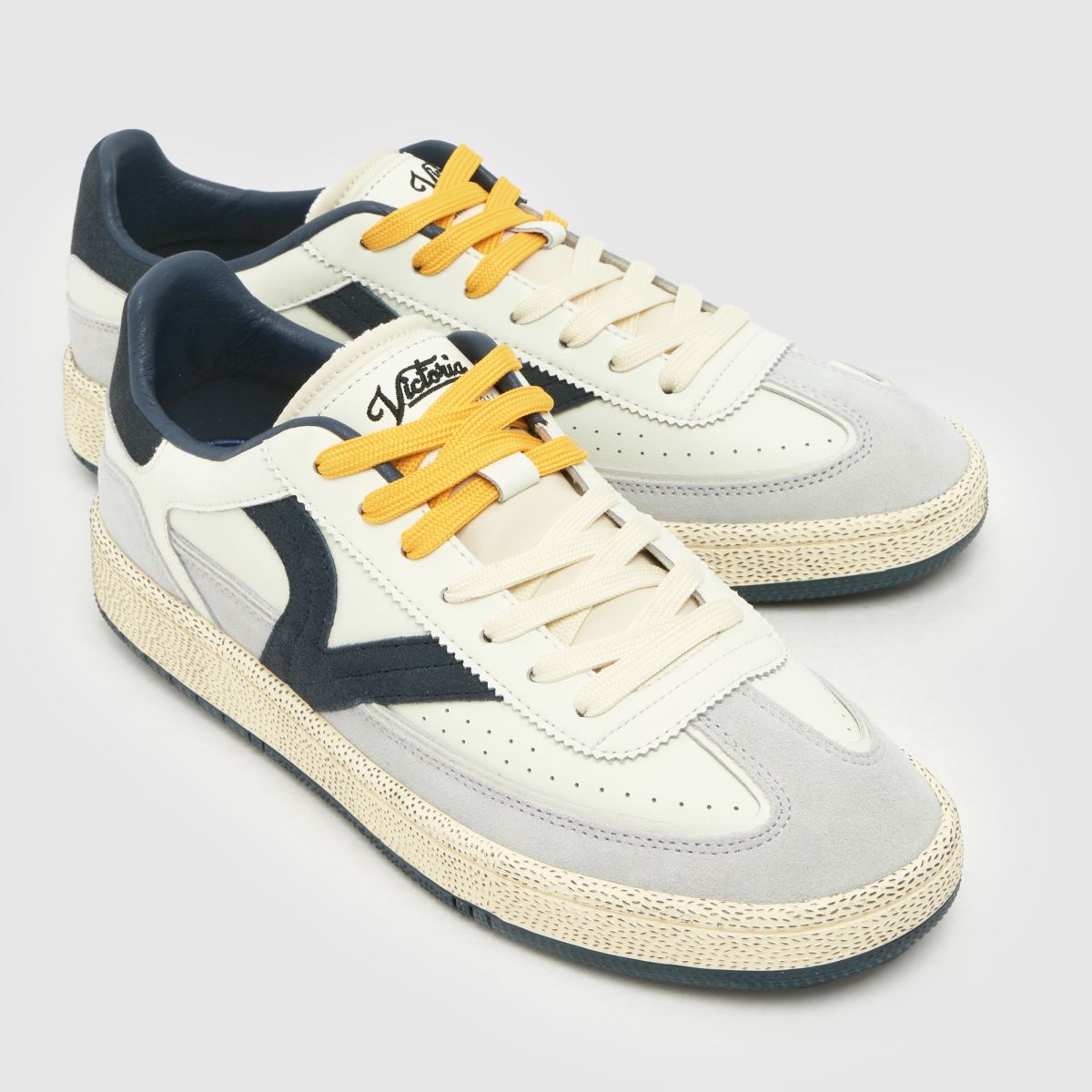 victoria Smash Urban in White & Navy victoria Smash Urban 4