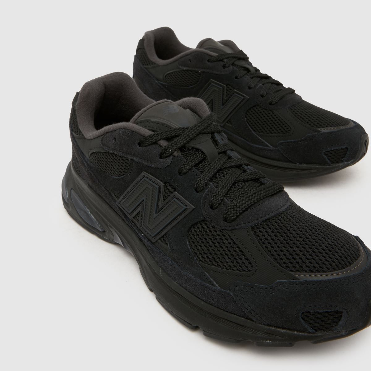 New Balance 2010 in Black New Balance 2010 4