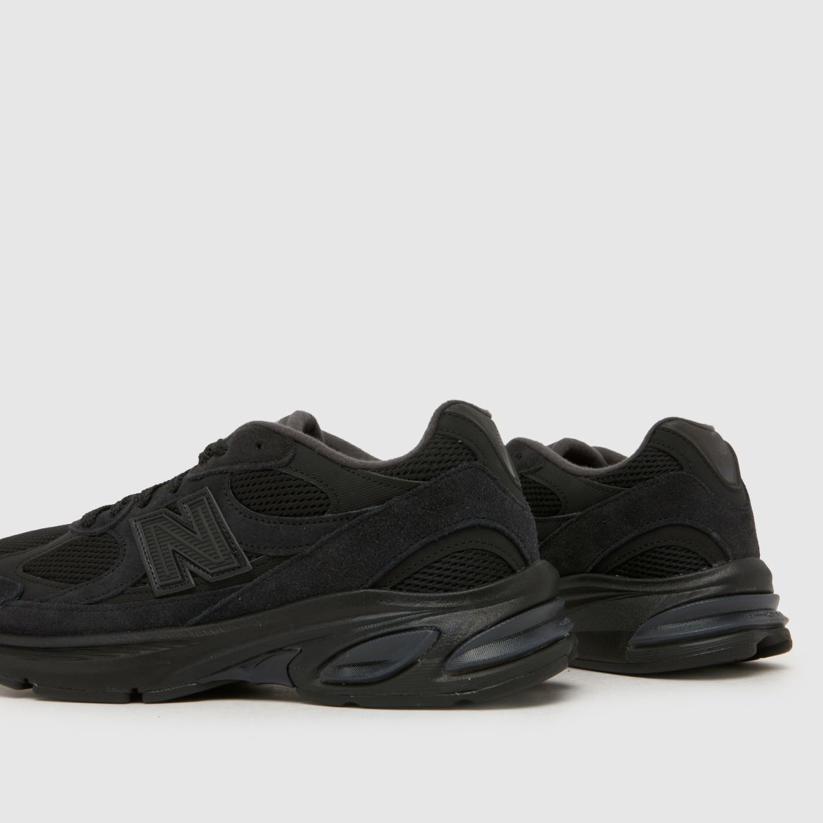 New Balance 2010 in Black New Balance 2010 7