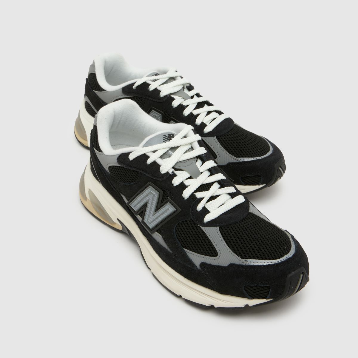New Balance 2010 in Black & Grey New Balance 2010 4