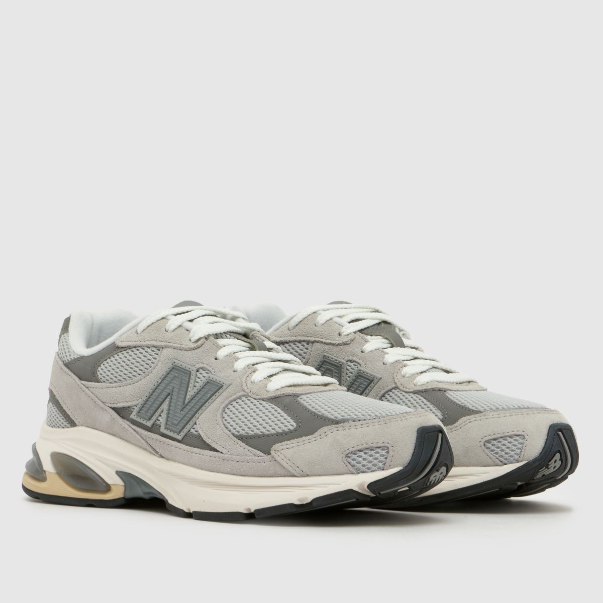 New Balance 2010 in Grey New Balance 2010 1