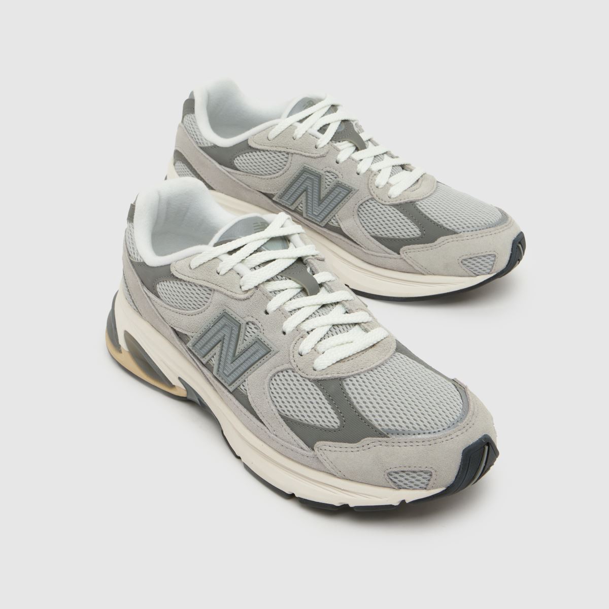 New Balance 2010 in Grey New Balance 2010 4