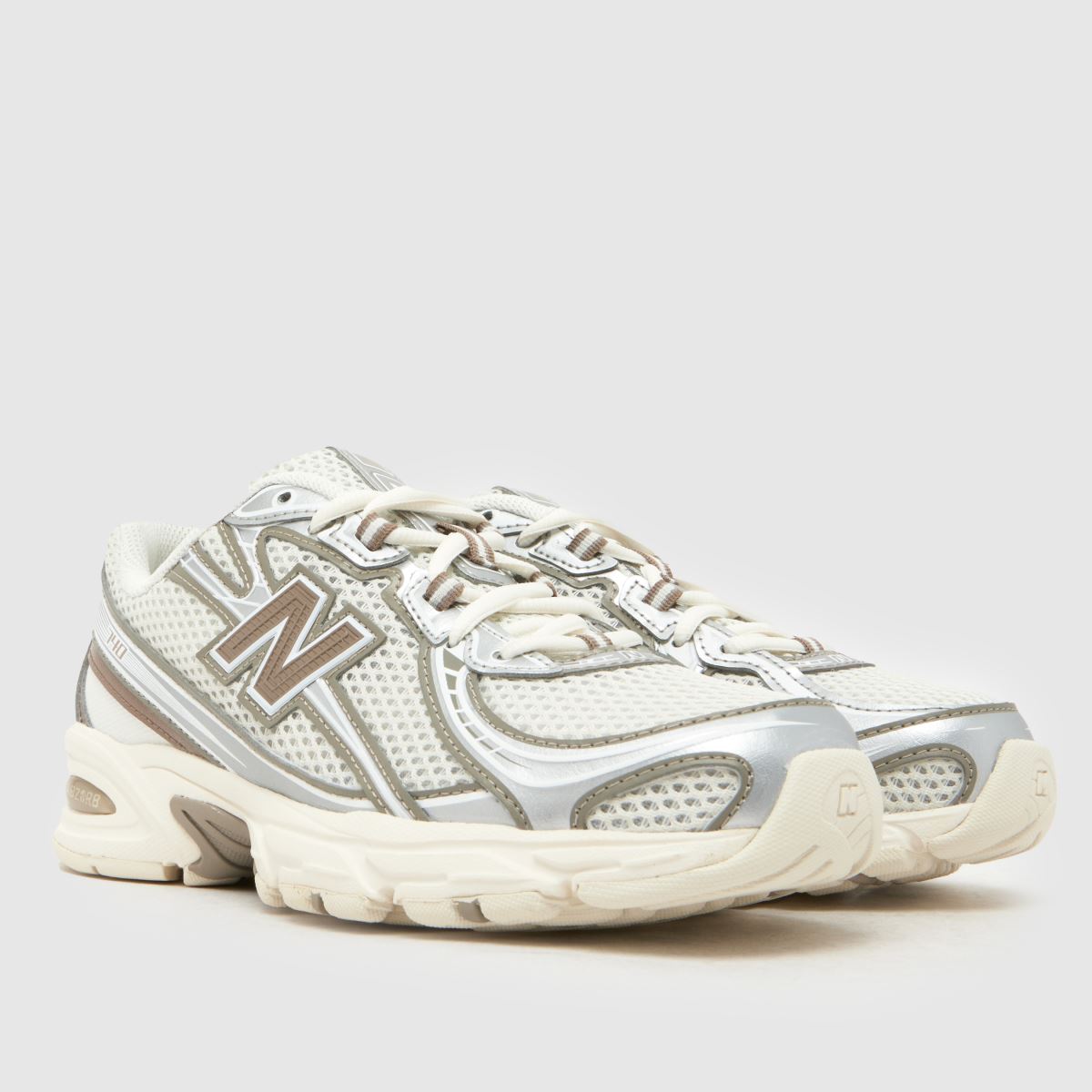 New Balance 740 in Beige Multi New Balance 740 1