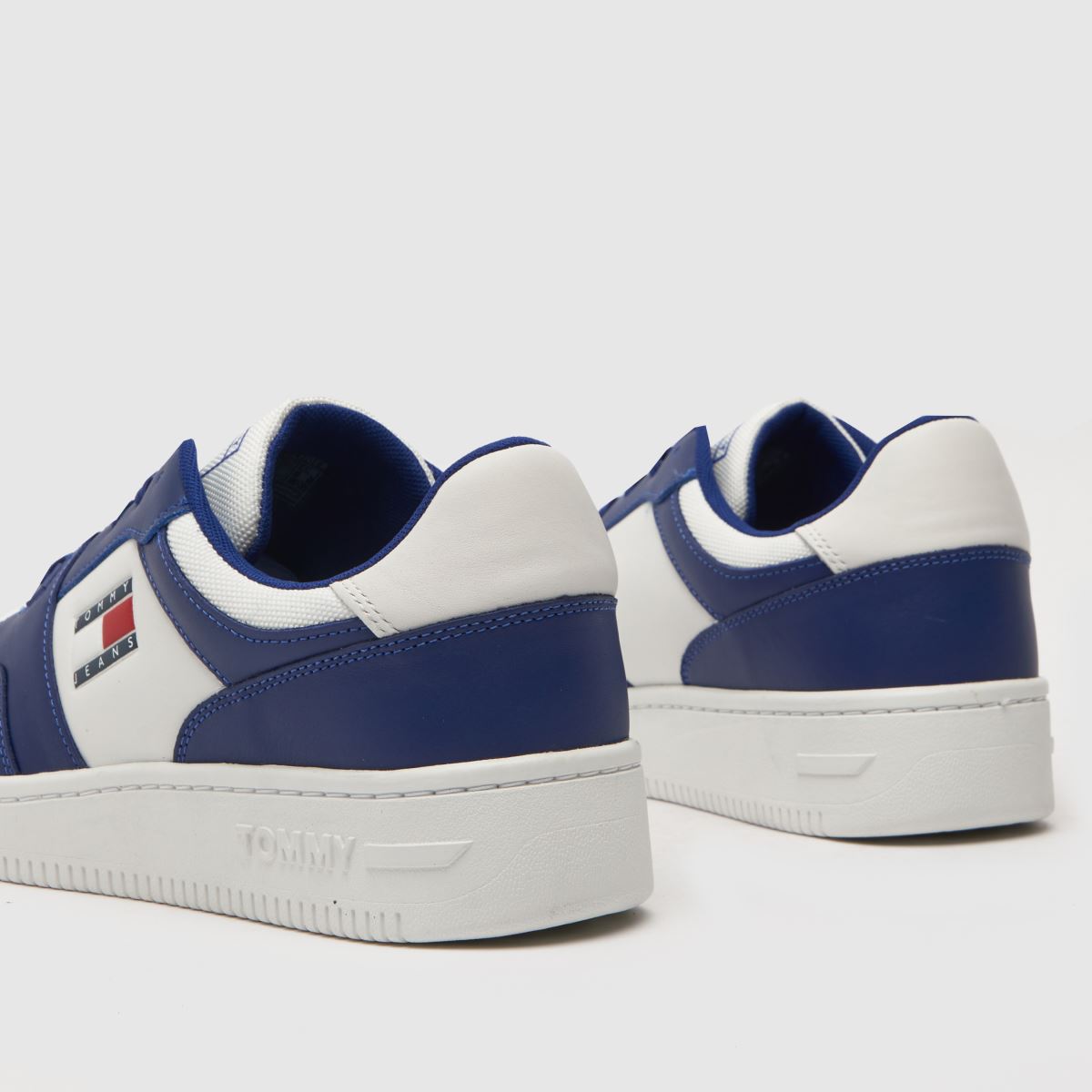 Mens White & Blue Tommy Jeans Basket Trainers schuh