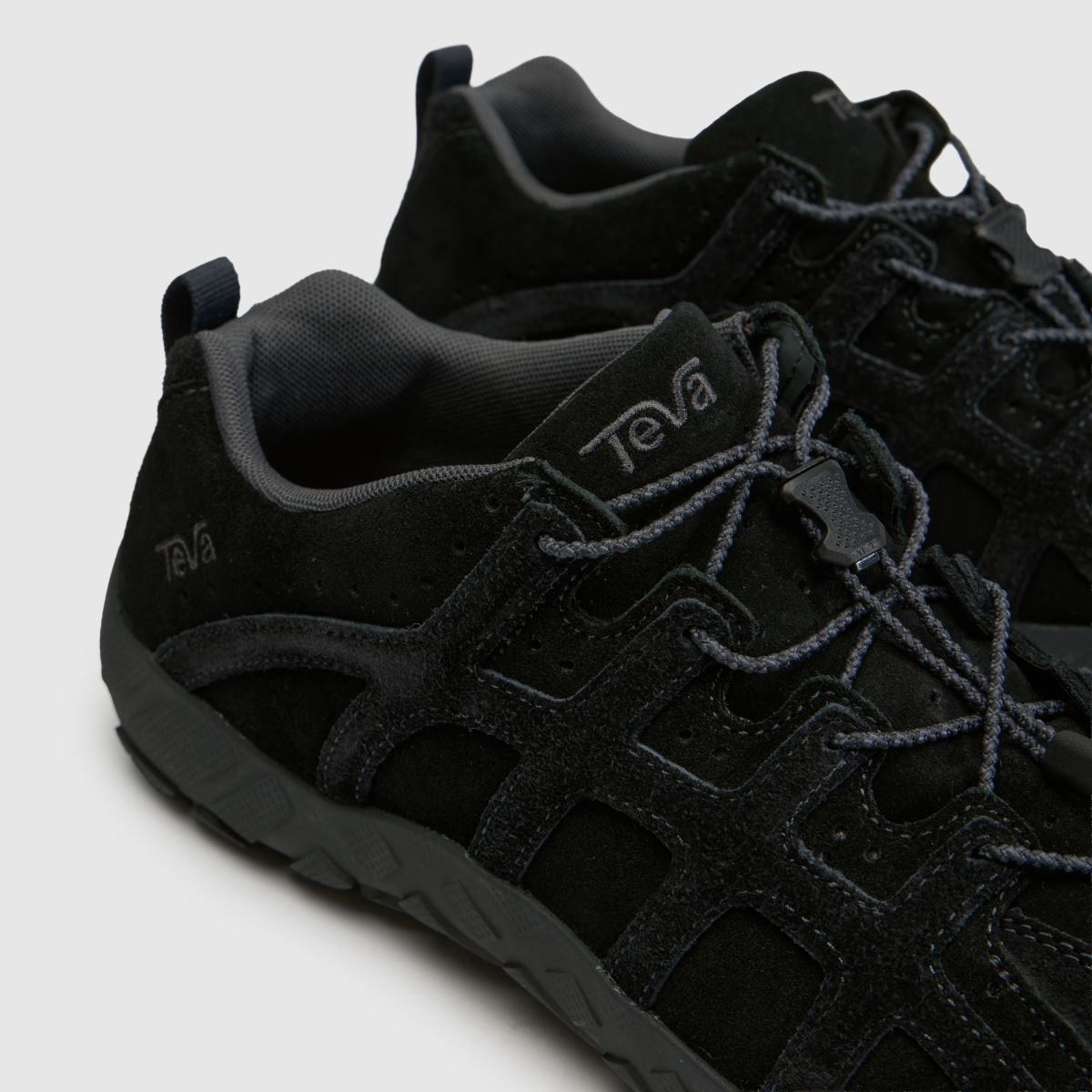 Teva Neogamma in Black Teva Neogamma 7