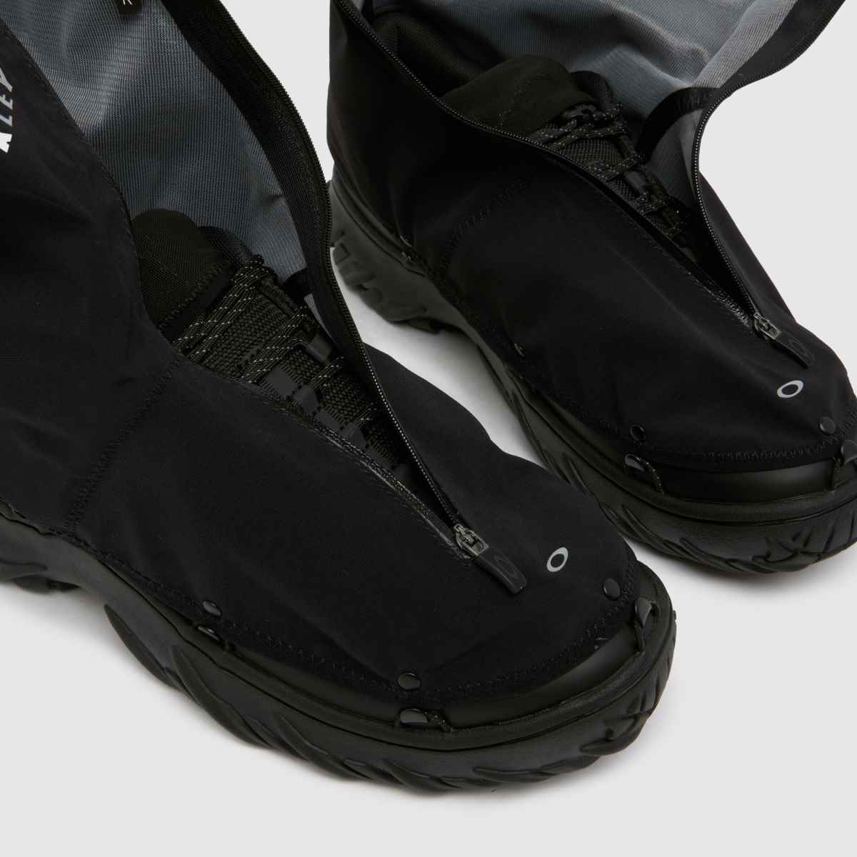 Oakley Meridian Low in Black Oakley Meridian Low 4
