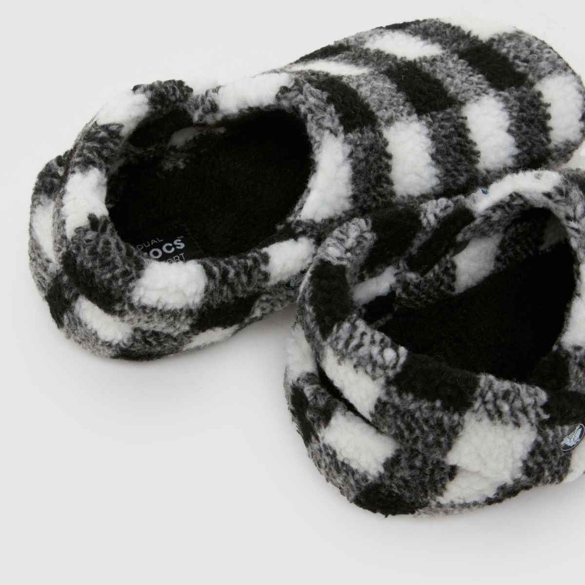 Crocs Classic Cozzzy in Black & White Crocs Classic Cozzzy 7