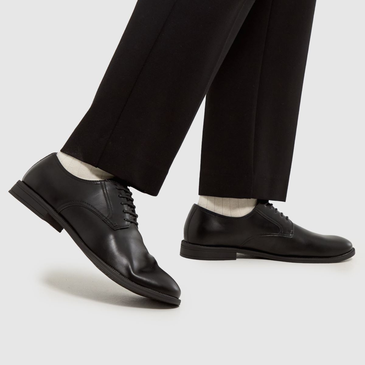 schuh Wide Fit Malcolm Derby in Black