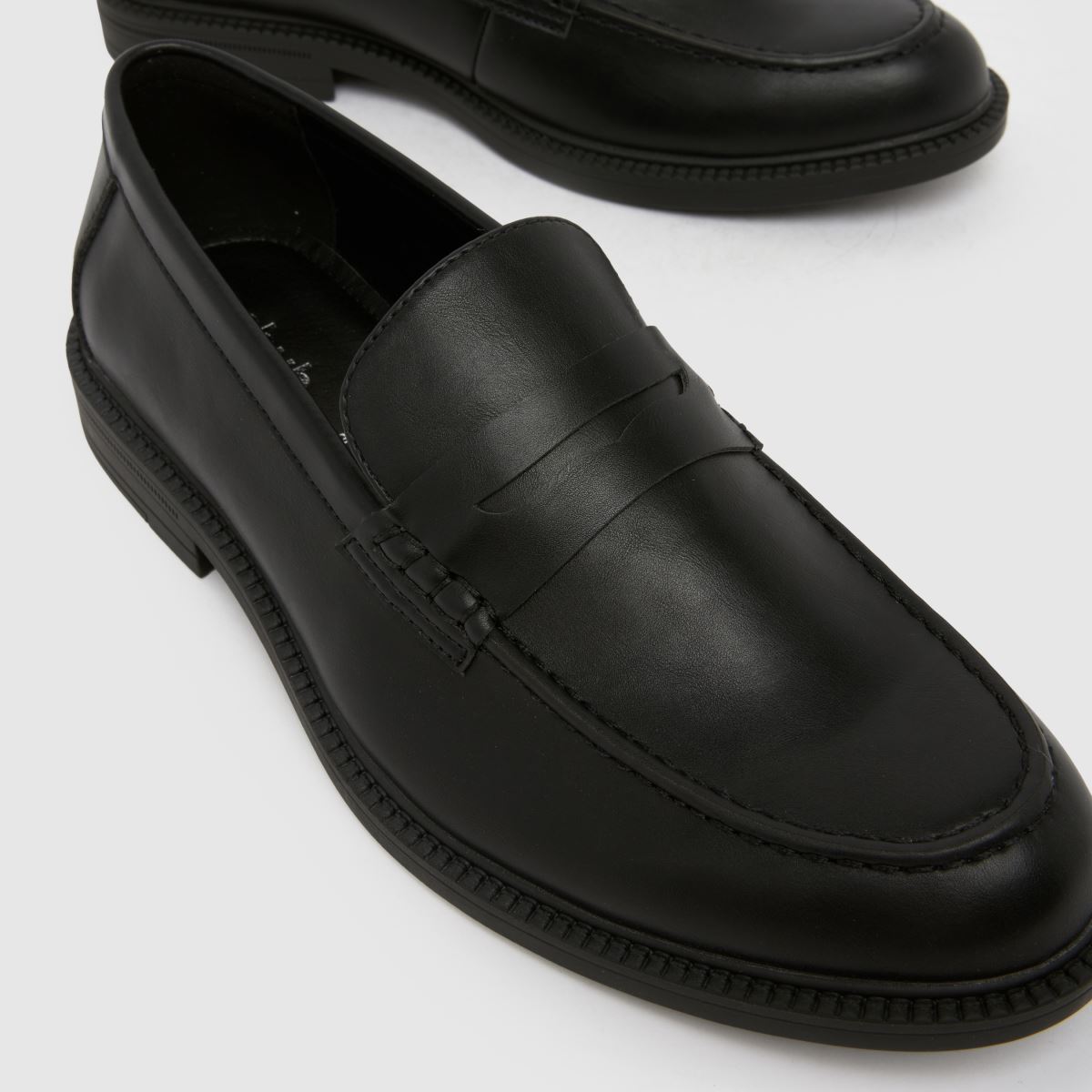 schuh Reagan Loafer in Black schuh Reagan Loafer 4