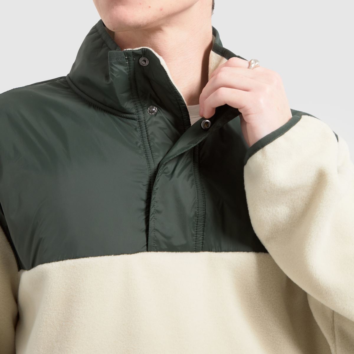 Vans Mammoth Pullover in Beige Vans Mammoth Pullover 4