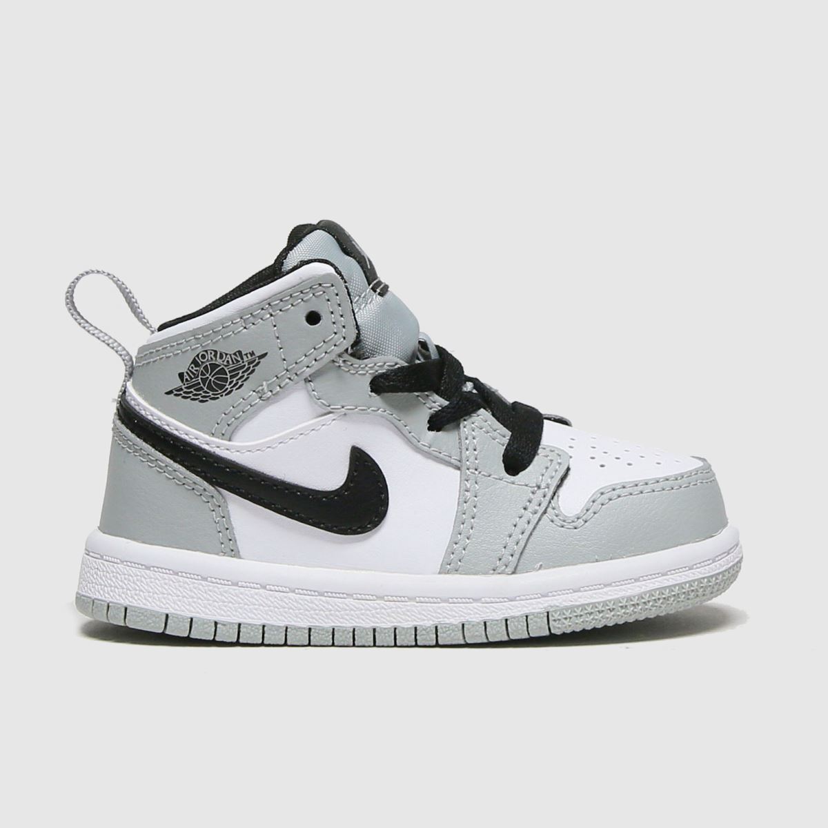 nike air jordan mid trainers