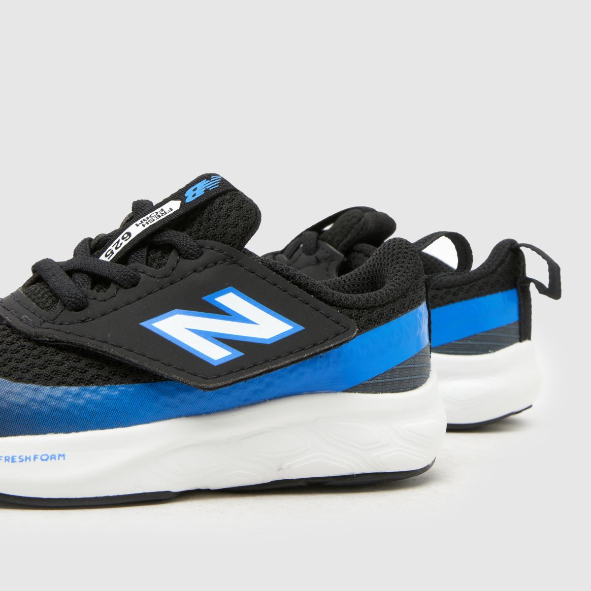 New Balance Fresh Foam 625 Boys Toddler in Black and blue New Balance Fresh Foam 625 7