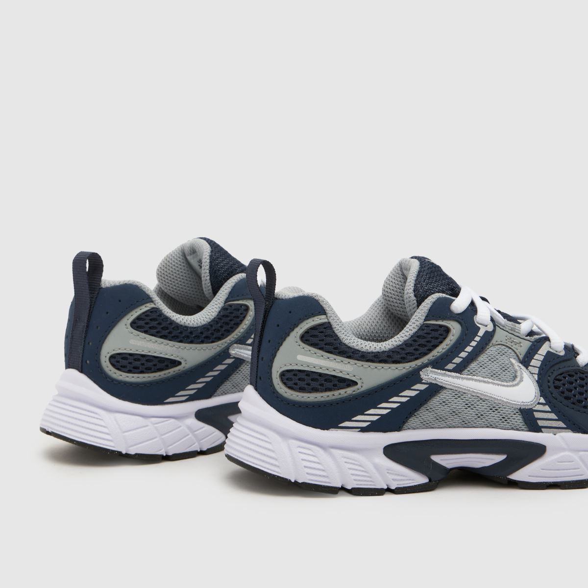 Nike V5 RNR Boys Junior in Navy & White Nike V5 RNR 7